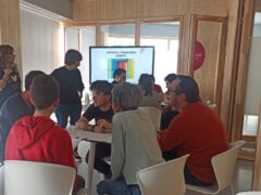 Más de 20 personas con autismo activan su lado solidario en la primera charla de APNABI sobre voluntariado