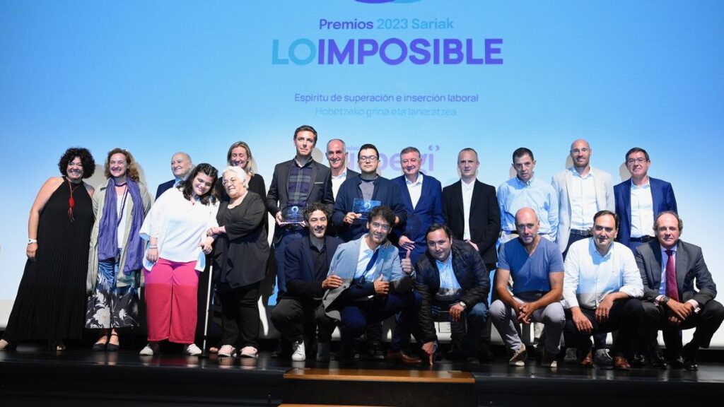 Iván Darío, un joven con TEA de APNABI, premiado con un galardón ‘Lo imposible’ de Fundación Urbegi