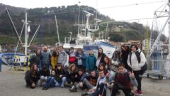 El Colegio Aldamiz participa en una actividad de pesca de basura marina en Pasaia